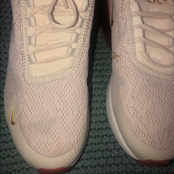Nike Air Max 270 Light Cream Metallic Gold - Picture 2 of 7